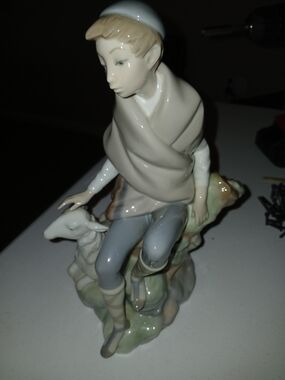 Lladró Rare And Collectable  Porcelain Shepherd Boy Figurine
